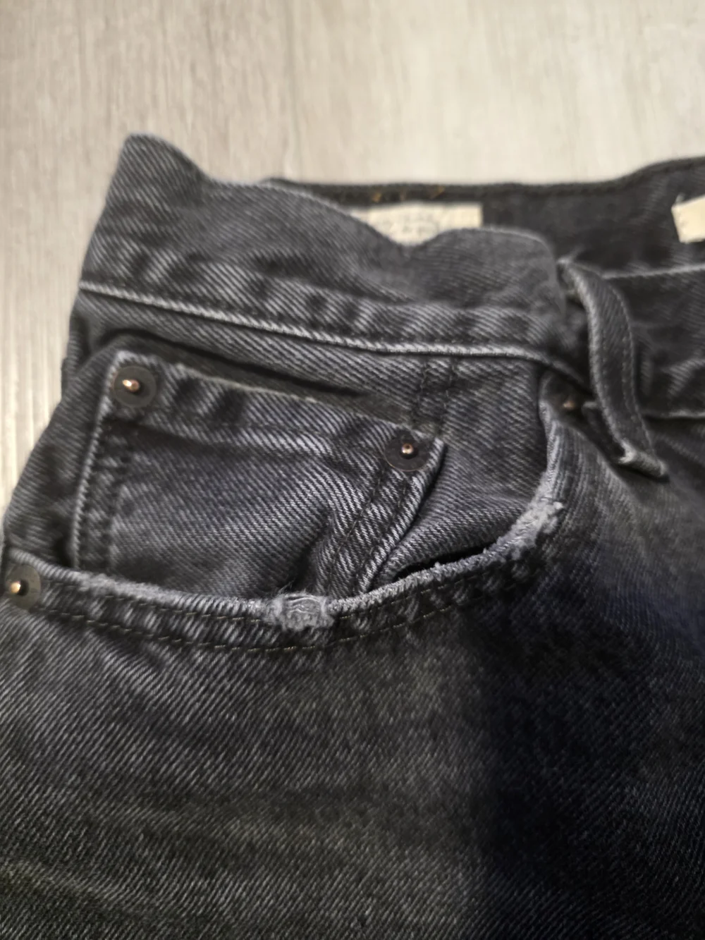Levi’s Premium Midy Straight Black Washed Jeans Women’s Size 26 - Picture 8 of 16